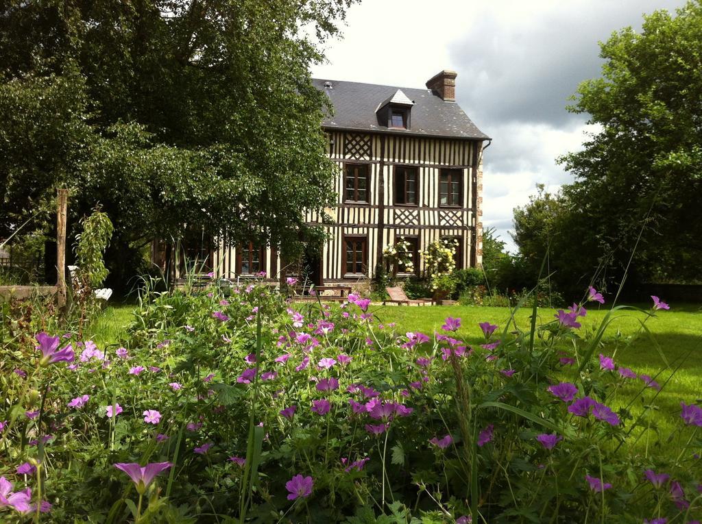 Bed and Breakfast Le Petit Manoir De La Vernelle Fourmetot Екстер'єр фото